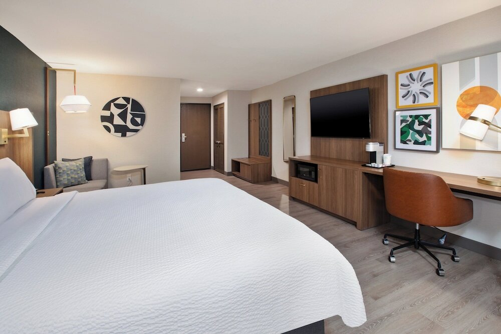 Фото Holiday Inn Ontario Airport, an Ihg Hotel