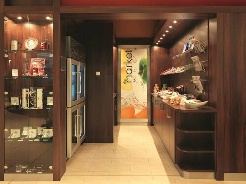 Гостиница Courtyard by Marriott Basel в Листале