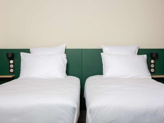 Фото Best Western 11Bauer Paris Saint-Ouen