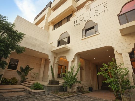Фото The House Boutique Suites