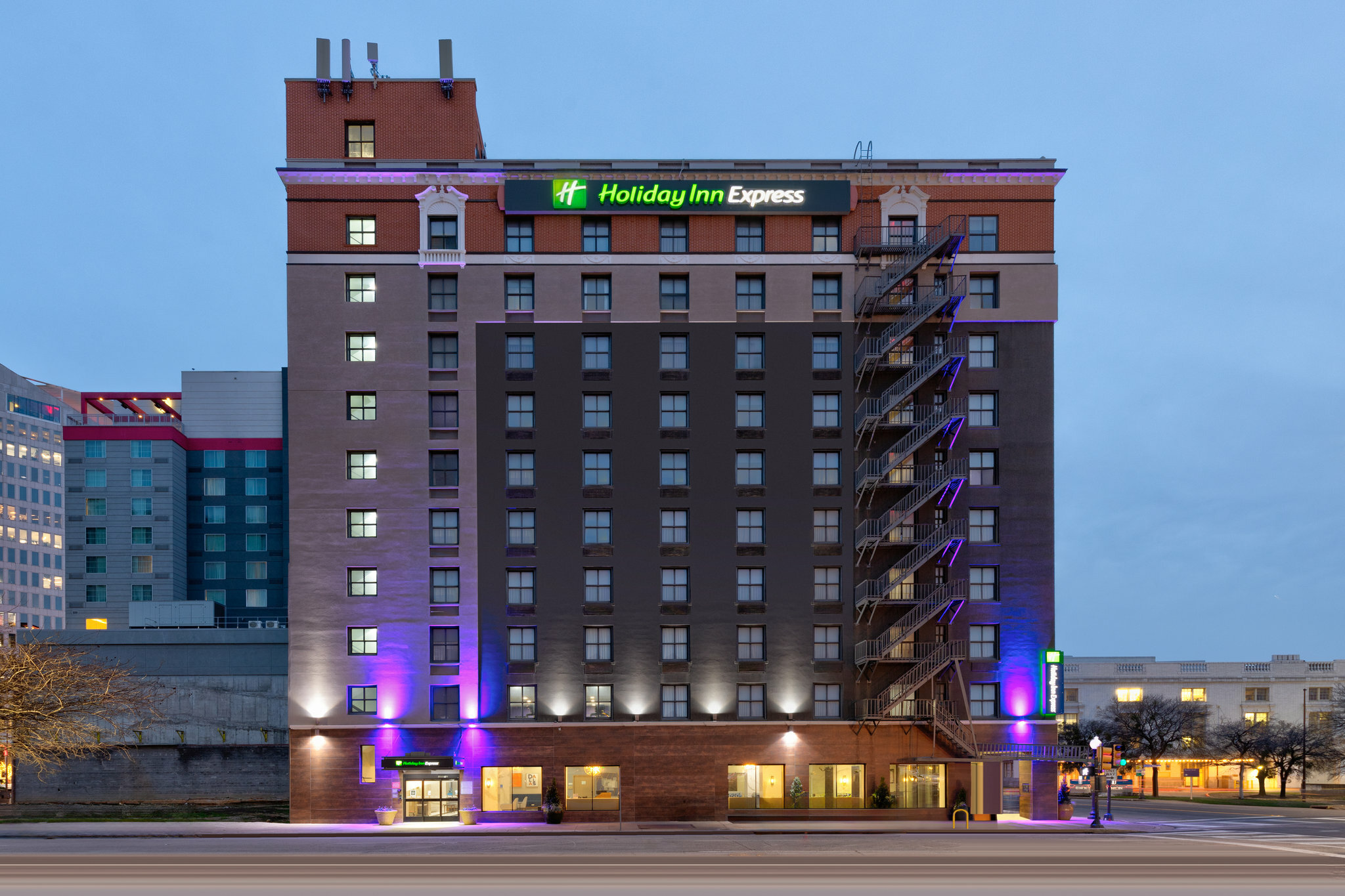 Фото Holiday Inn Express Dallas Downtown, an Ihg Hotel