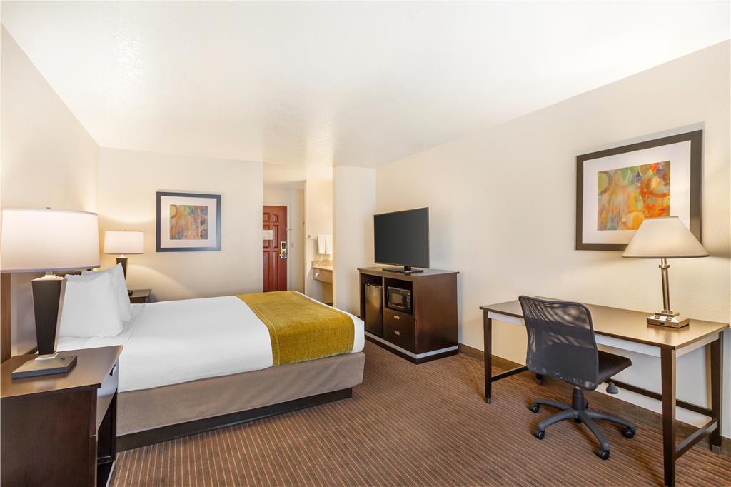 Фото Best Western Luxury Inn