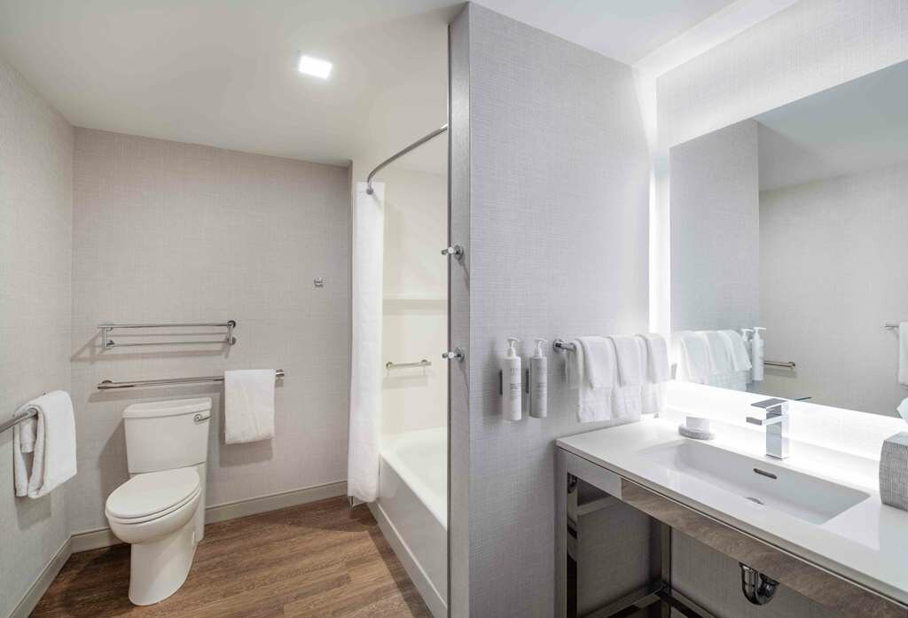 Фото Homewood Suites by Hilton Boston Logan Airport Chelsea