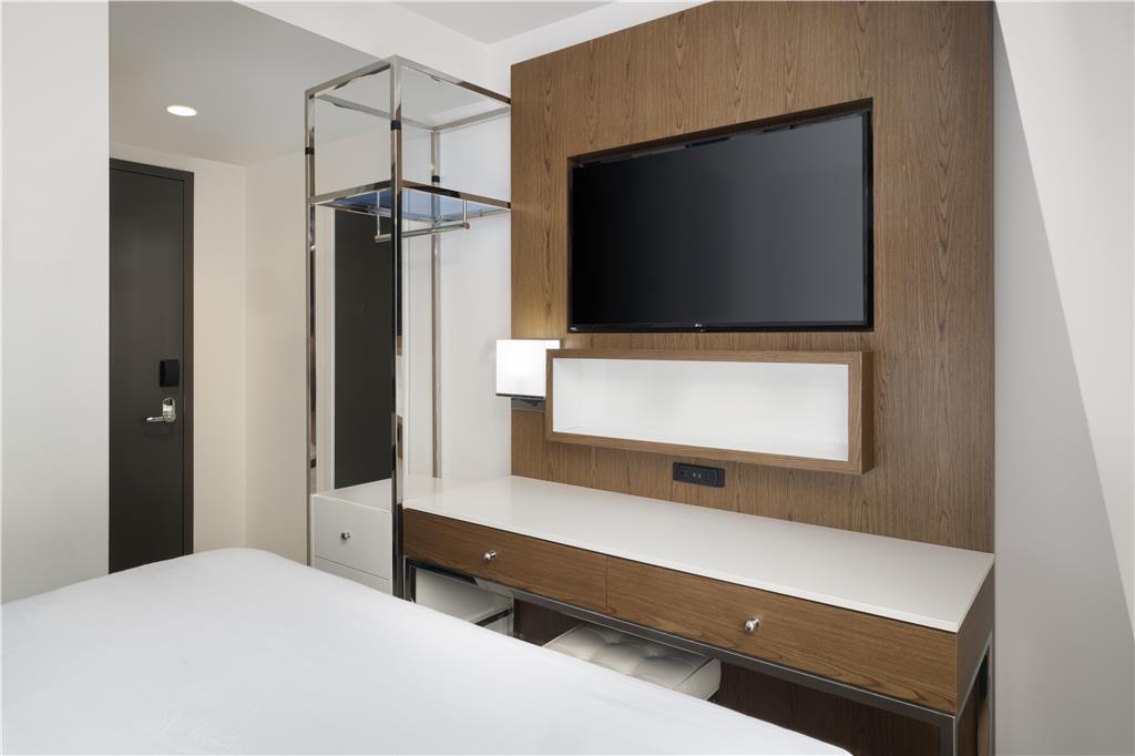 Фото Best Western Premier Empire State Hotel