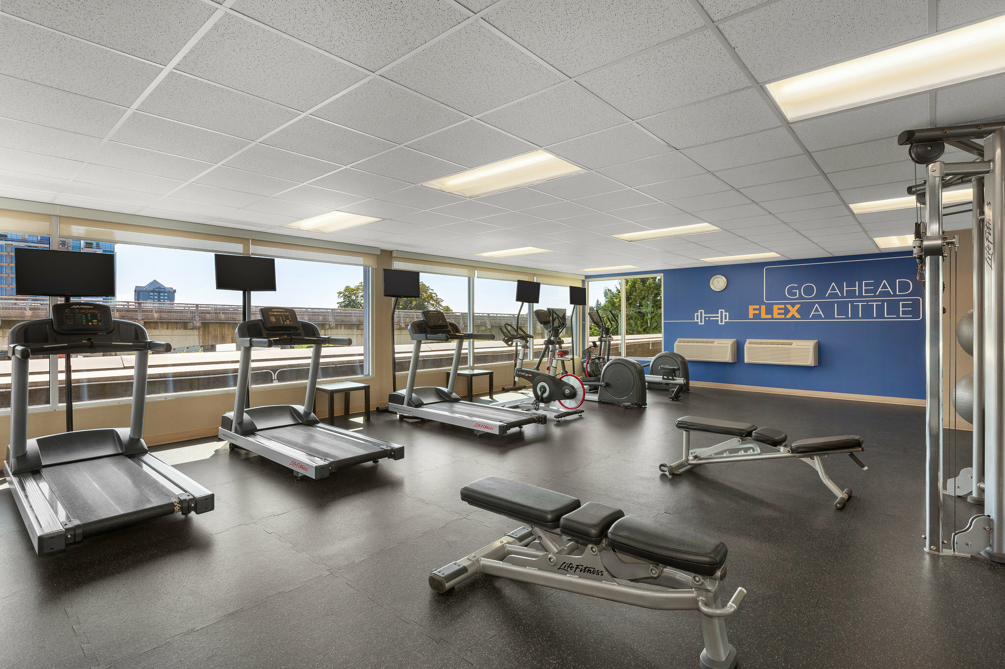 Фото Holiday Inn Express Vancouver Airport Richmond