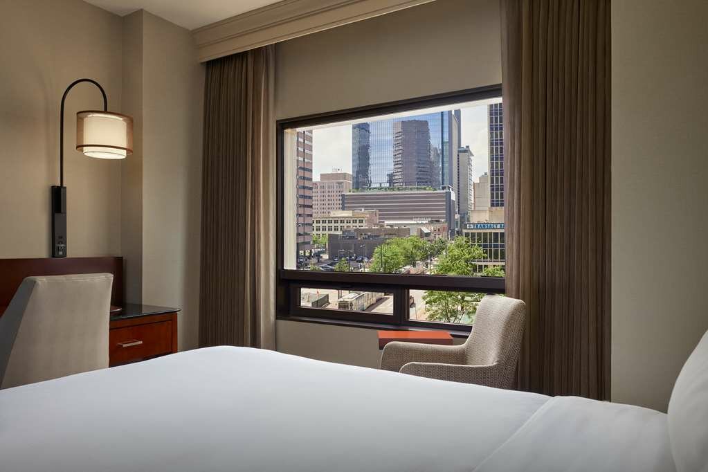 Фото Hilton Denver City Center
