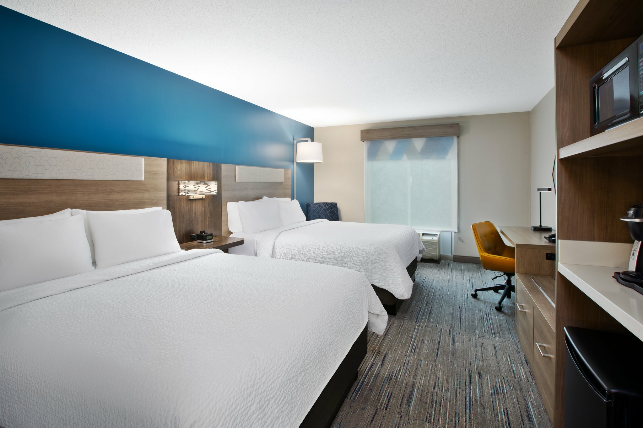 Фото Holiday Inn Express Hotel & Suites Grand Rapids-North, an Ihg Hotel