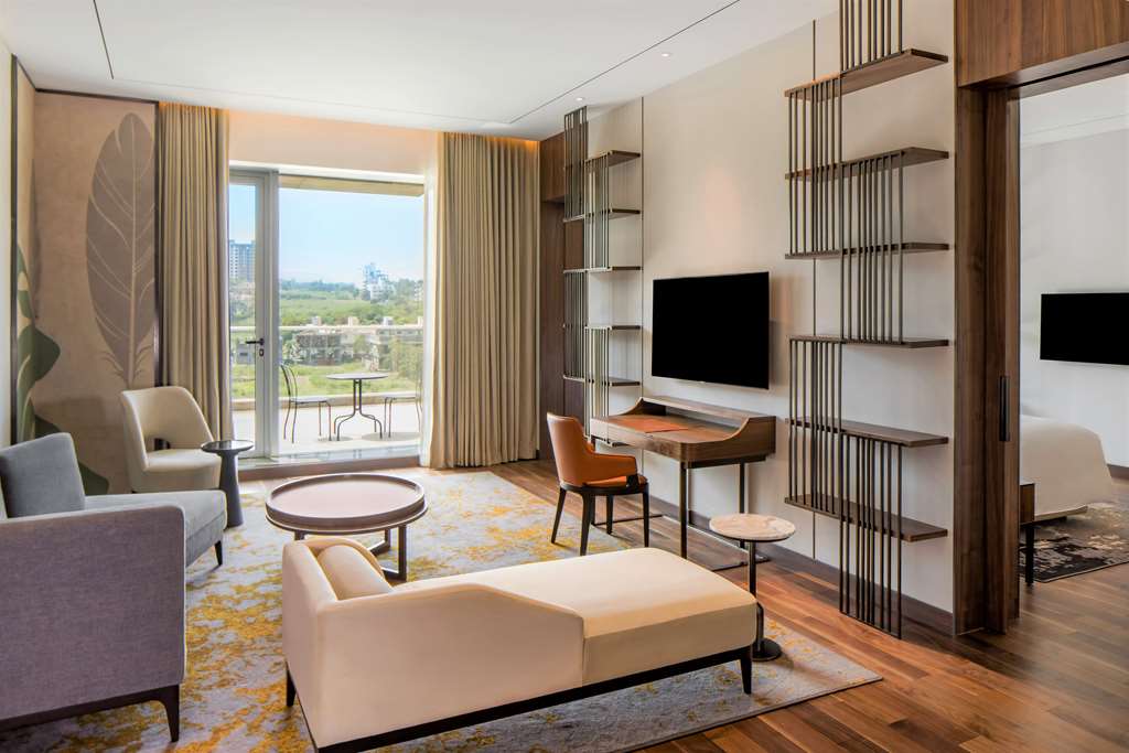 Фото Radisson Blu Hotel & SPA, Nashik