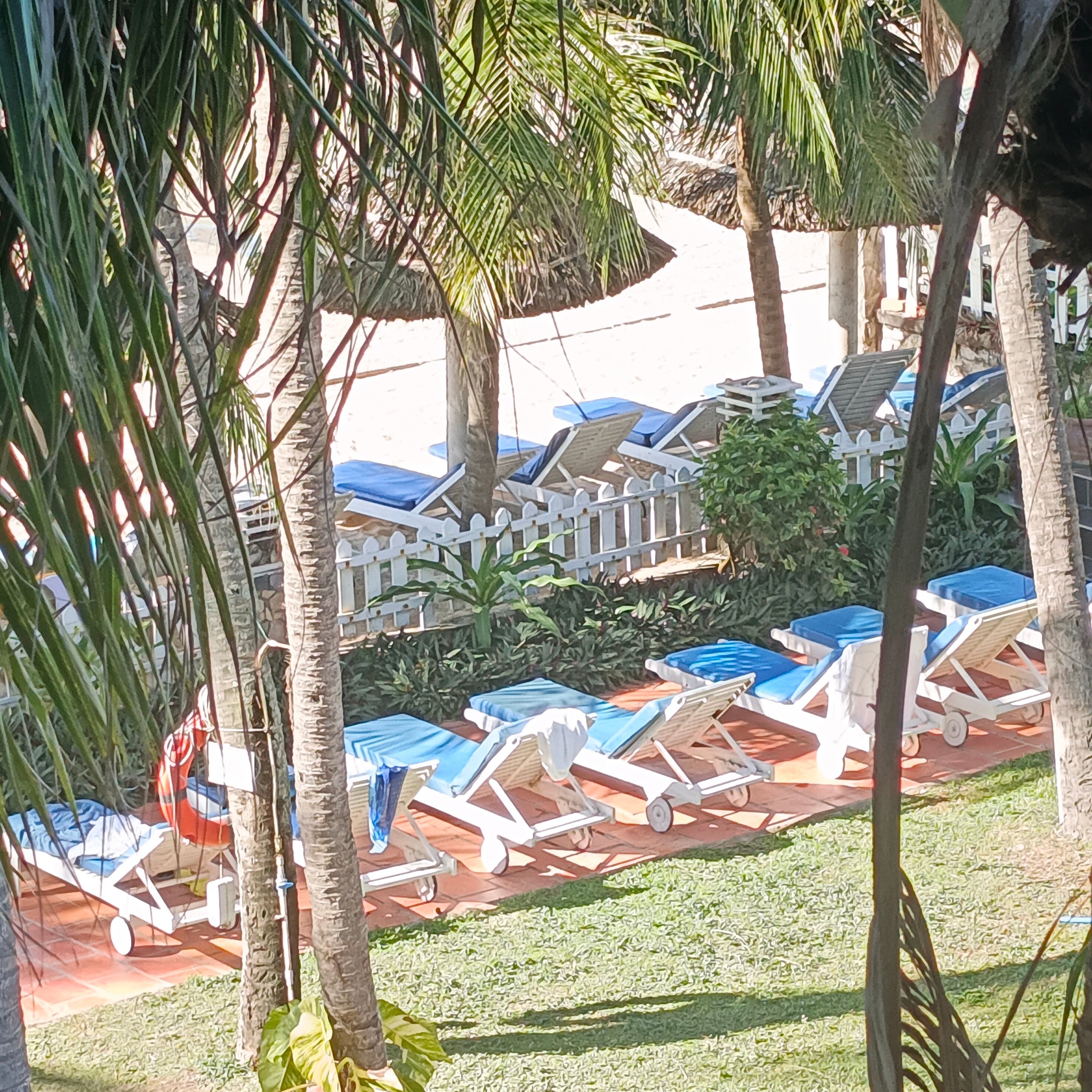 Фото Canary Beach Resort