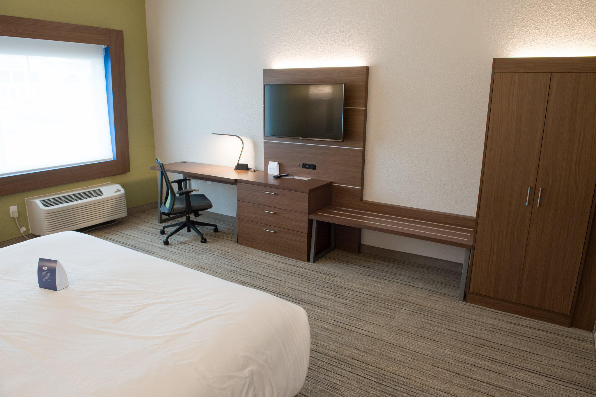 Фото Holiday Inn Express & Suites Mishawaka - South Bend, an Ihg Hotel