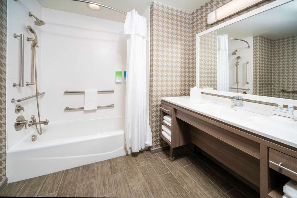 Фото Home2 Suites by Hilton Minneapolis Mall of America