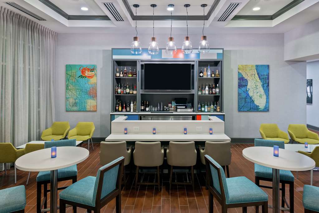 Фото Hampton Inn & Suites Orlando Airport @ Gateway Village