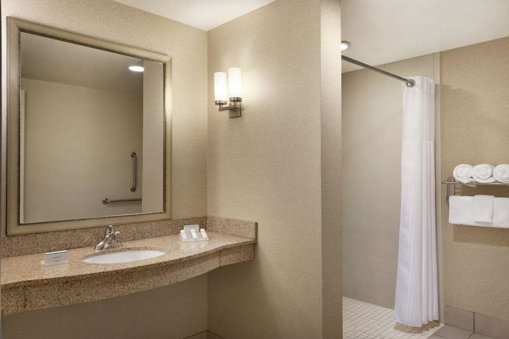 Фото Hilton Garden Inn Minneapolis Downtown
