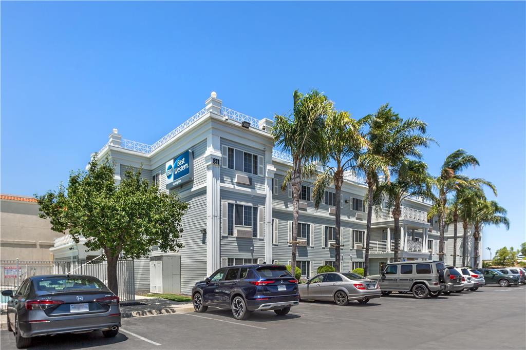 Фото Best Western Luxury Inn