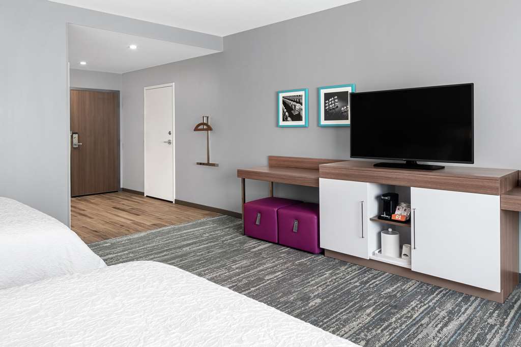 Фото Hampton Inn & Suites Bridgeview Chicago