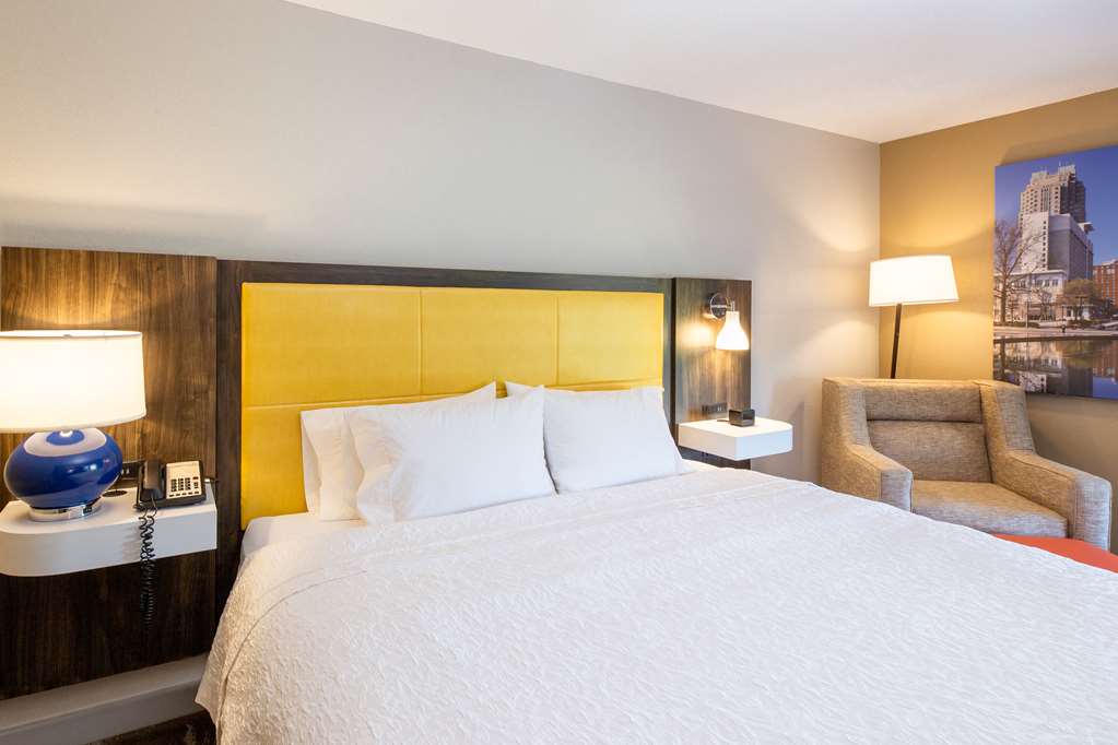 Фото Hampton Inn & Suites Raleigh/Cary I-40