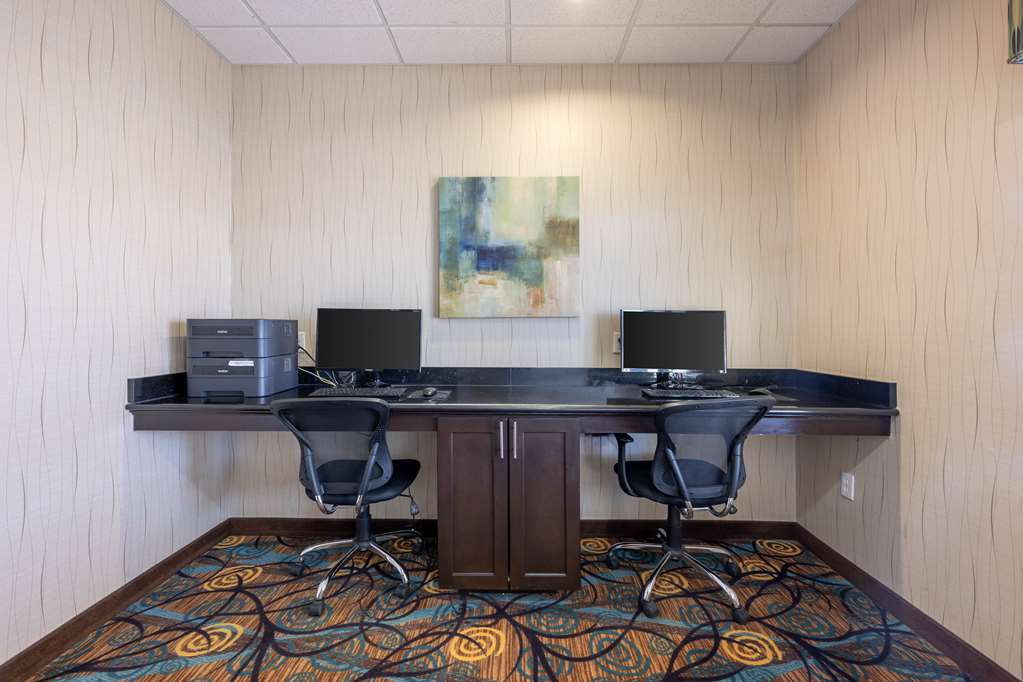Фото Best Western Plus Midland Suites