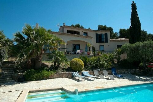 Гостиница La Villa Sanary-Sur-Mer в Санари-сюре-Мер