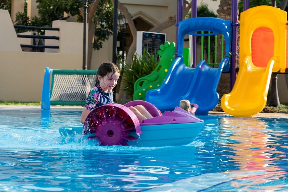 Фото Novotel Bahrain Al Dana Resort