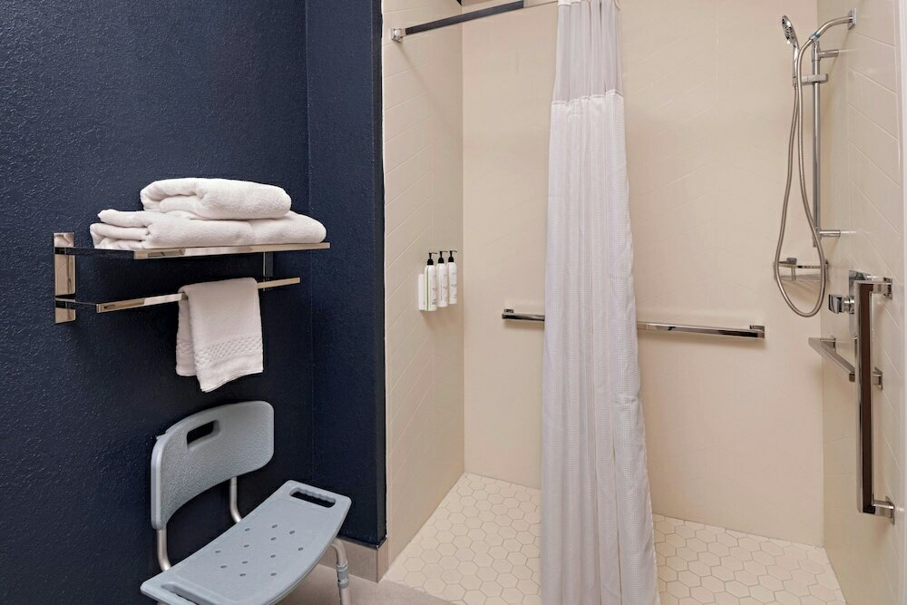 Фото Fairfield Inn & Suites by Marriott Austin-University Area