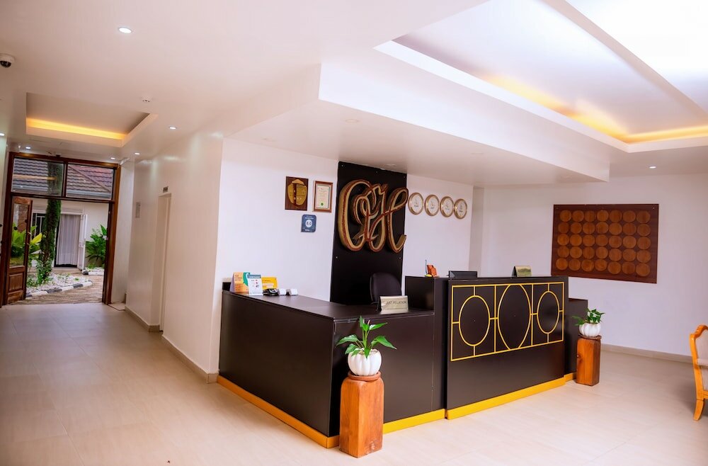 Фото Quiet Haven Hotel