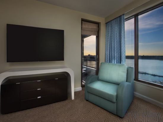 Фото Bay Lake Tower at Disney's Contemporary Resort