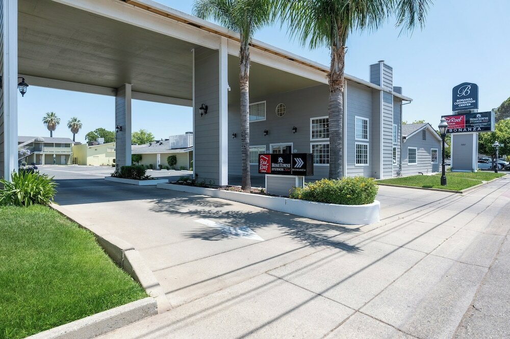 Фото Bonanza Inn & Suites