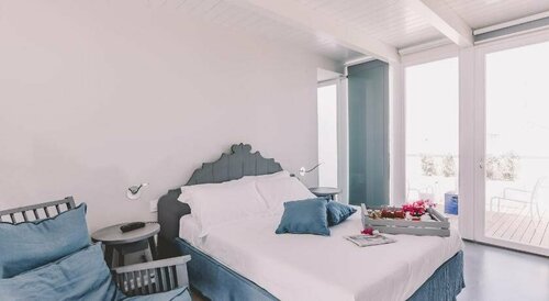 Внешний вид отеля Cinquevite Rooms & Pool в Полиньяно-а-Маре, фото 5