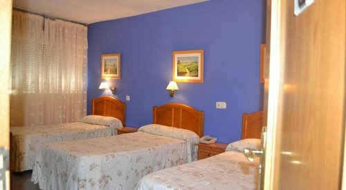 Гостиница Hostal Al-Qazeres в Касересе