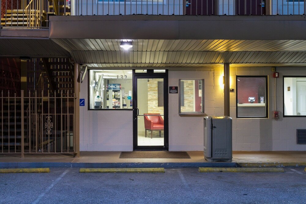 Фото Red Roof Inn York Downtown