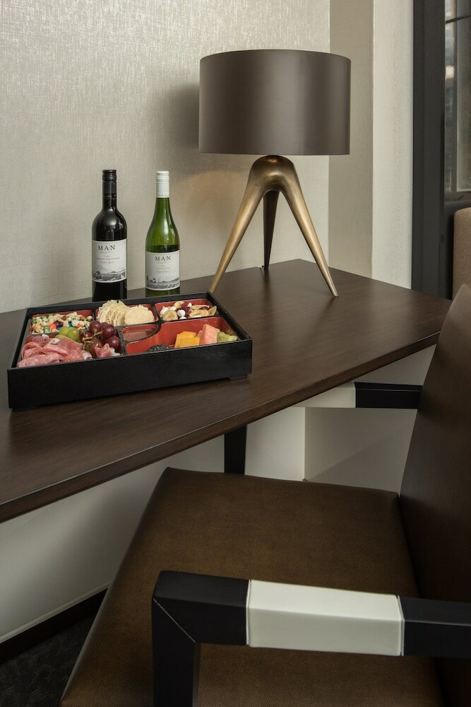 Фото Omni Charlotte Hotel