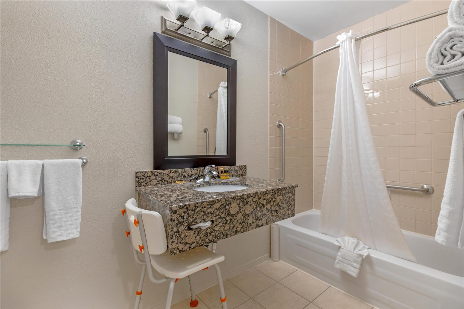 Фото Best Western Plus Pembina Inn & Suites