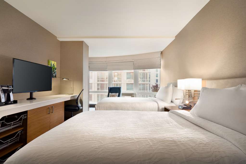 Фото Hilton Garden Inn New York Times Square South