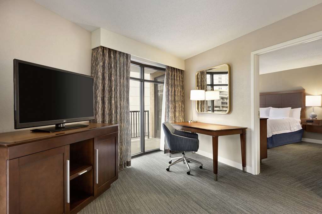 Фото Hampton Inn & Suites Nashville Downtown