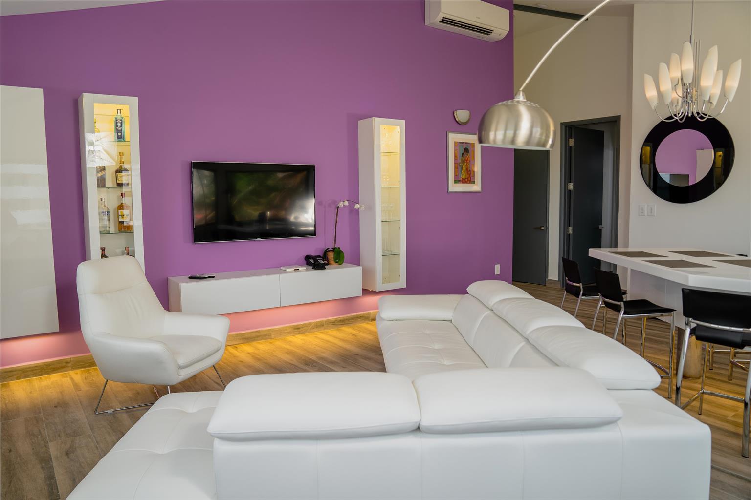 Фото Commodore Suites