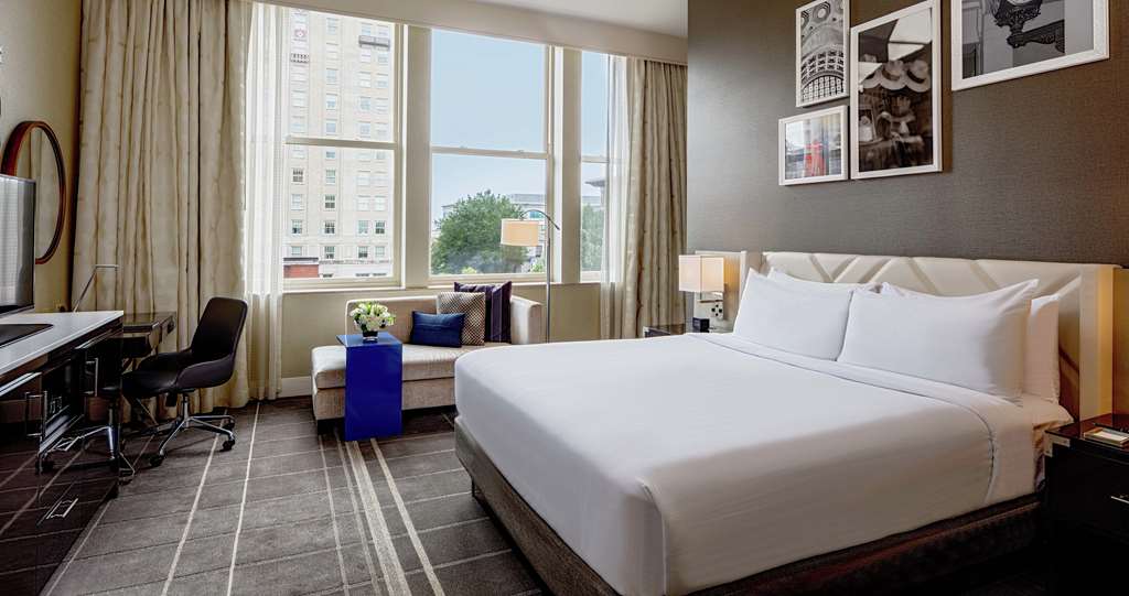 Фото Hilton Richmond Downtown