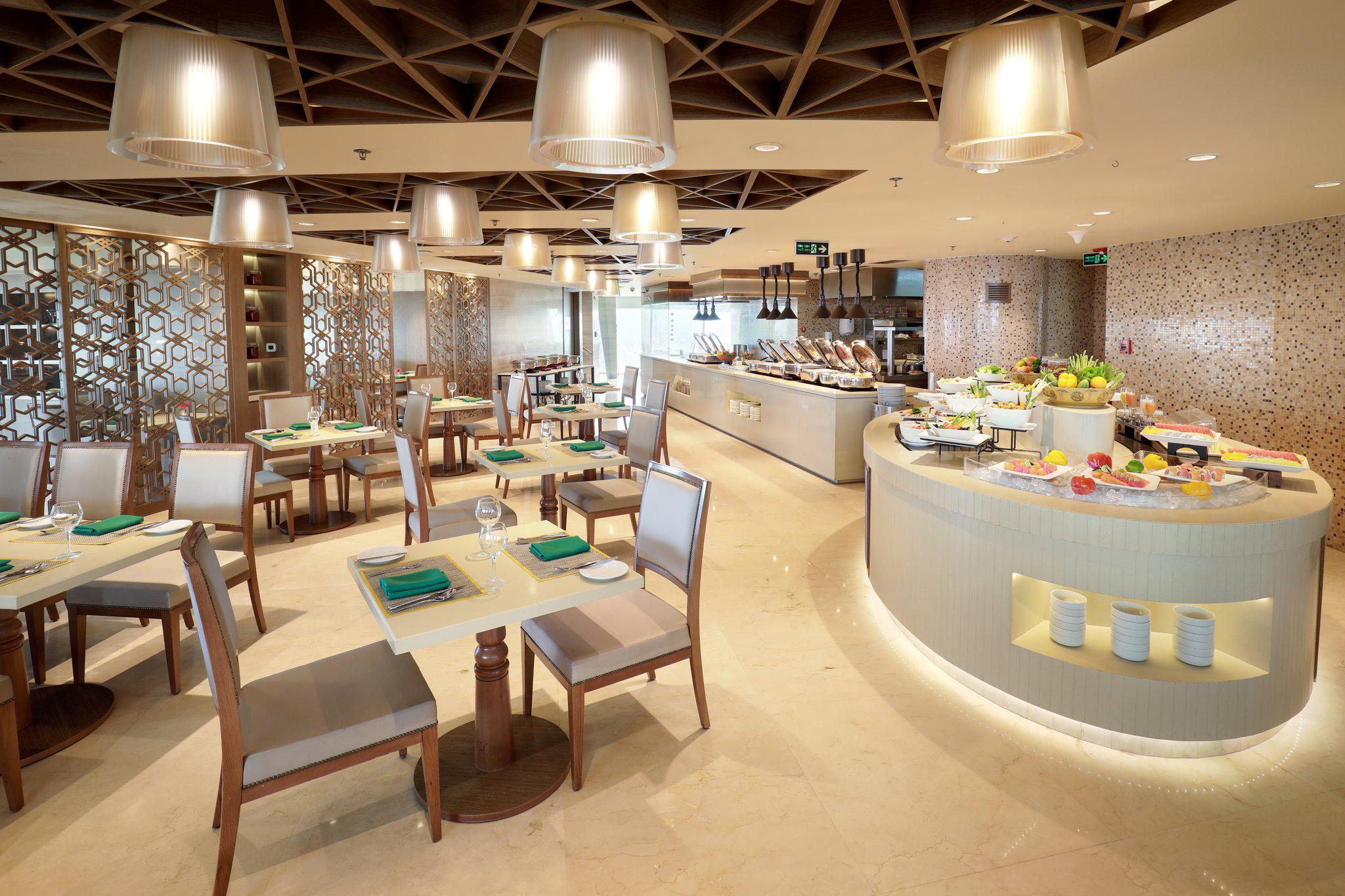 Фото Crowne Plaza Dhaka Gulshan by IHG Hotel