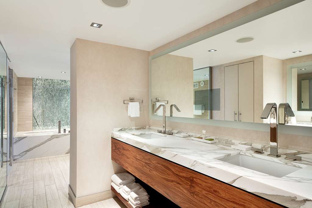 Фото Hilton McLean Tysons Corner