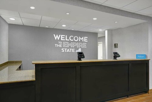 Гостиница Hampton Inn Utica в Ютике