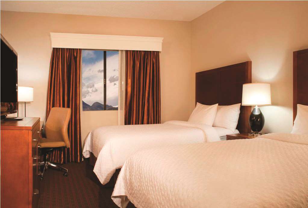 Фото Embassy Suites by Hilton Flagstaff