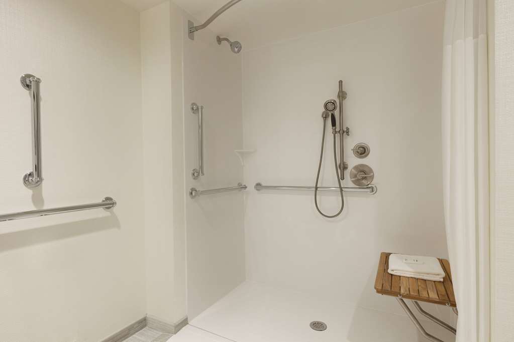 Фото Hampton Inn & Suites Nashville Downtown