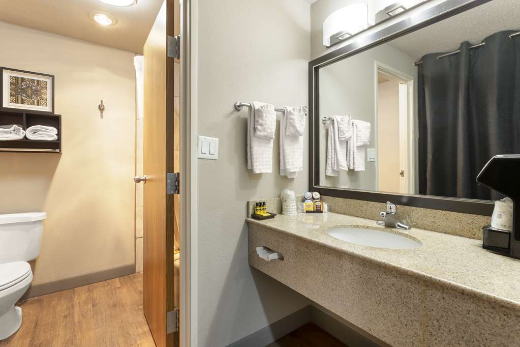 Фото Best Western Plus Midwest Inn
