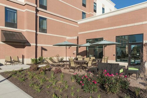Гостиница Hampton Inn & Suites Chicago Schaumburg в Элк-Гров-Виллидж