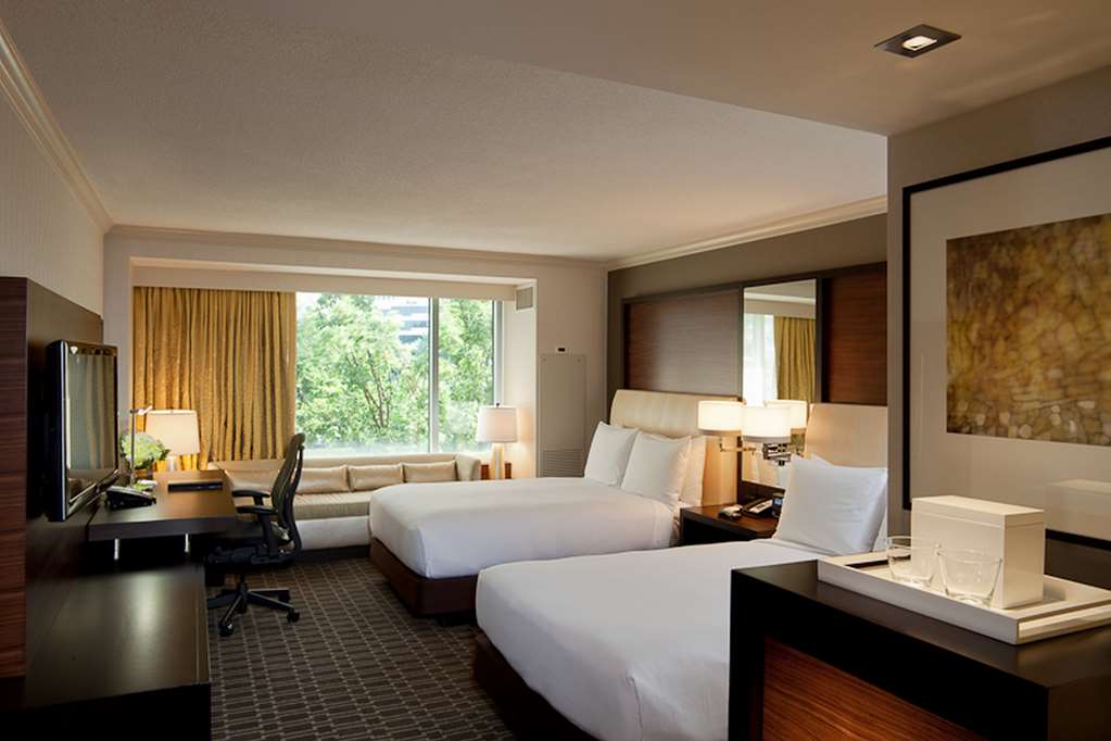 Фото Hilton McLean Tysons Corner