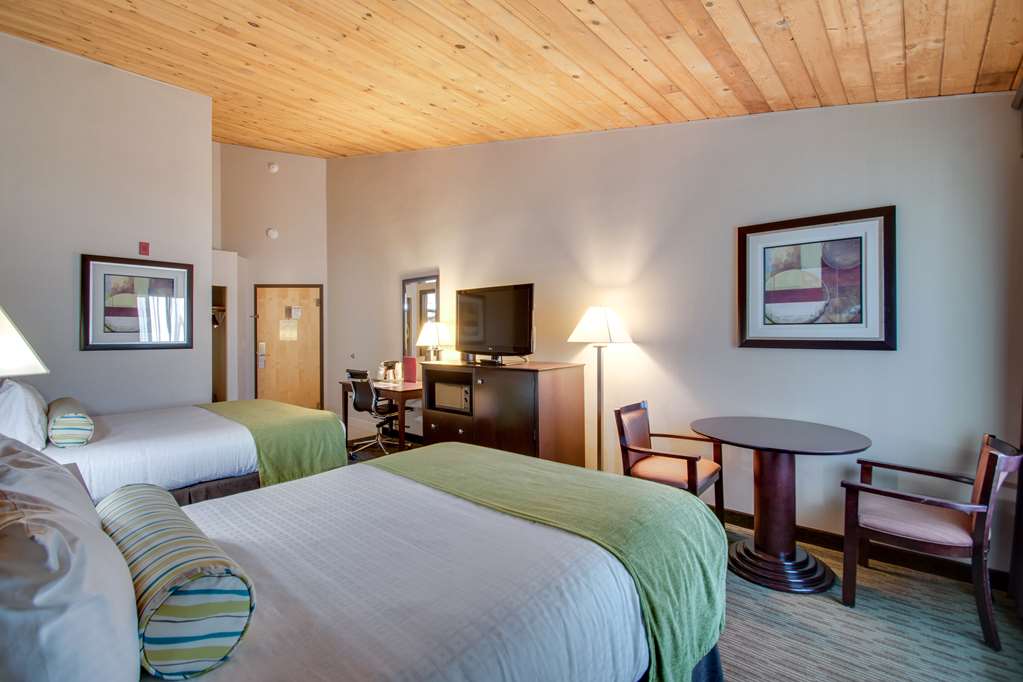 Фото Best Western Plus The Inn at Hampton