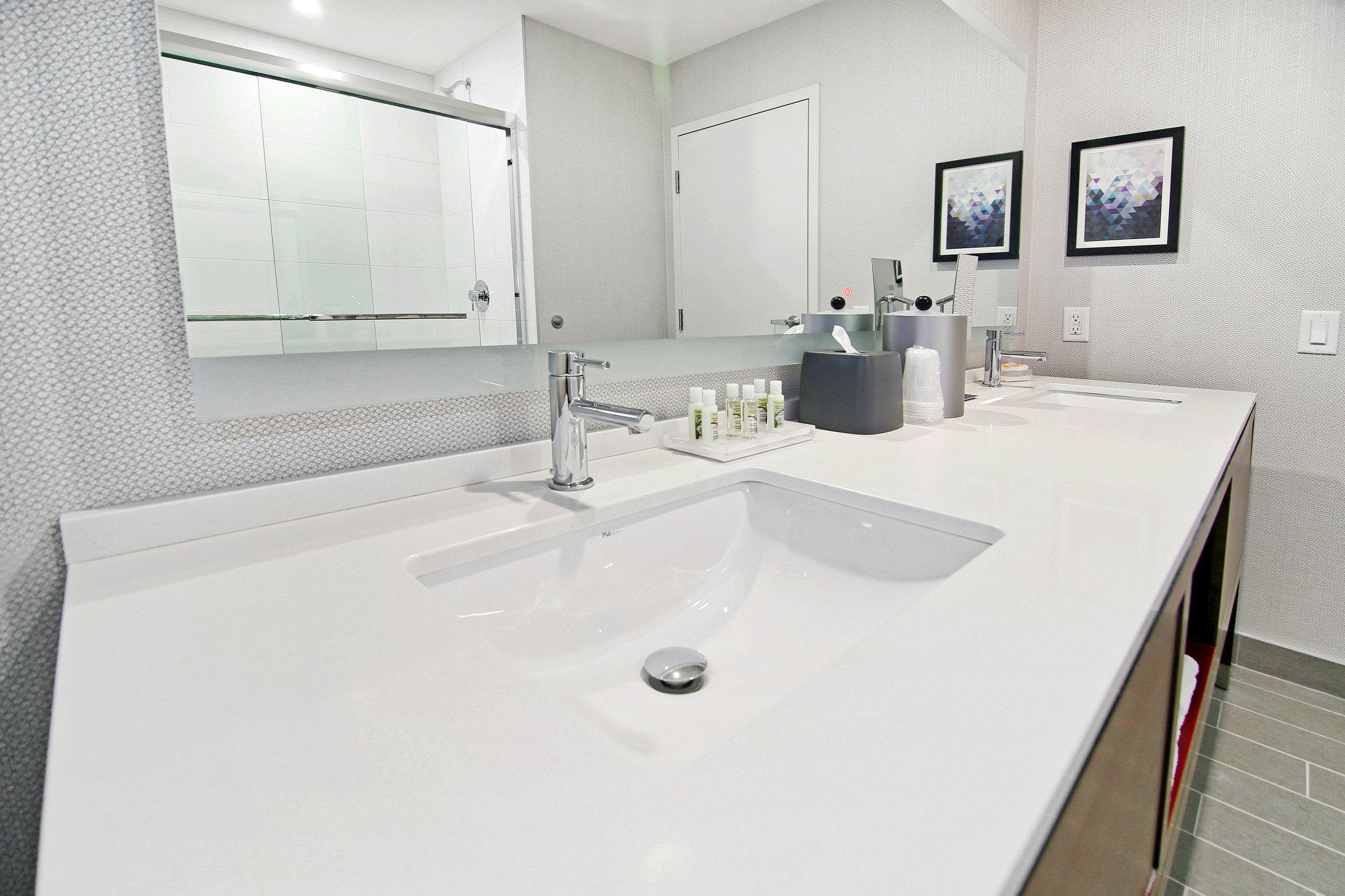 Фото Holiday Inn Hotel & Suites Calgary Airport North by IHG