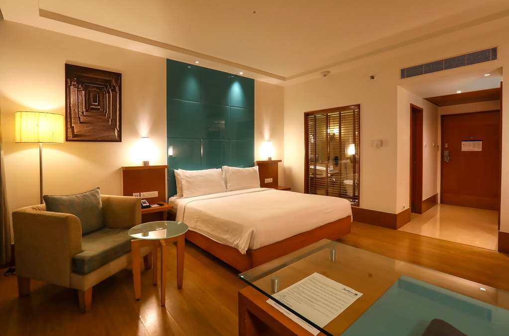 Фото Radisson Blu Hotel Chennai City Centre