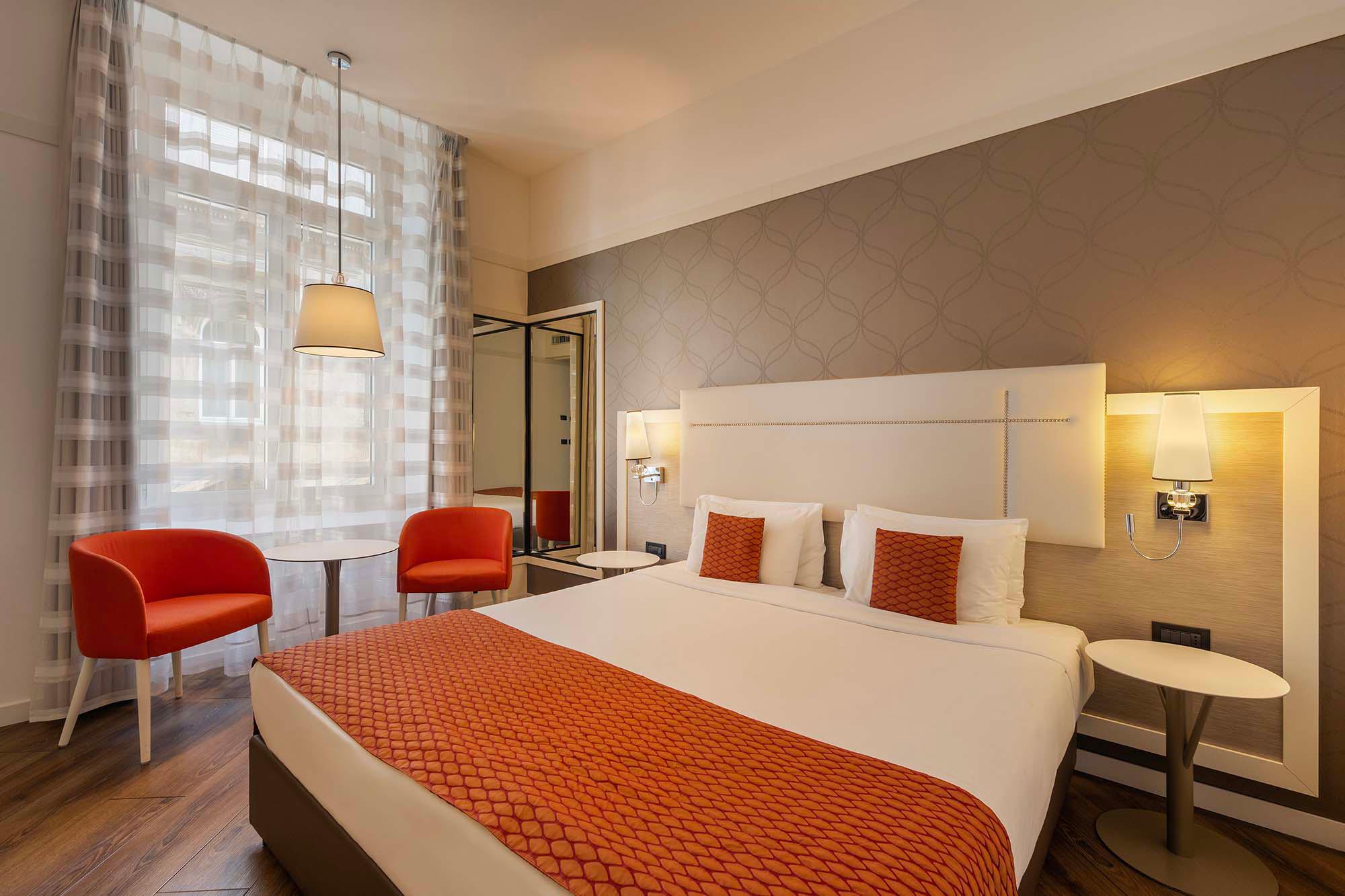 Фото Ikonik Parlament