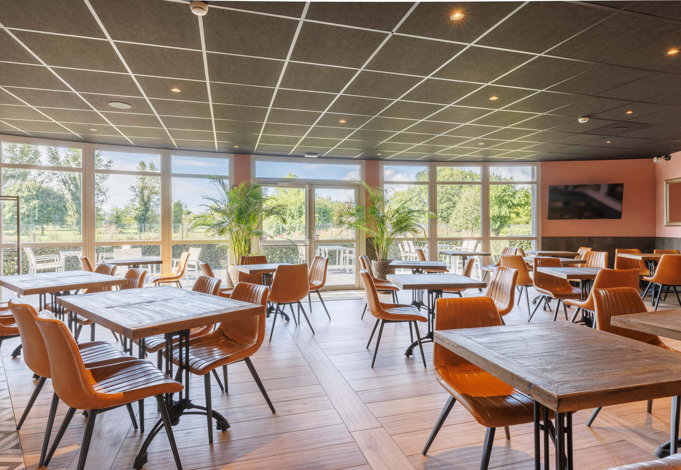 Фото B&b Hotel Clermont-Ferrand Nord Riom