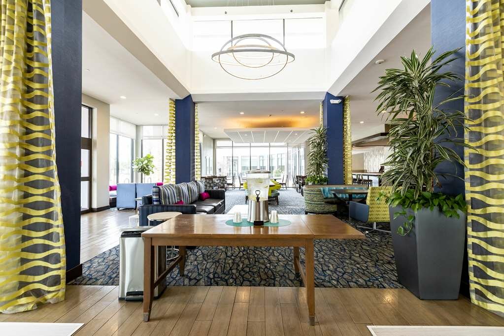 Фото Hilton Garden Inn Austin Airport